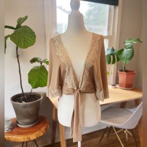 Vintage Lace Shrug Size M.